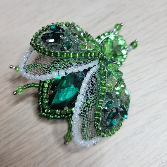 Brooch Beetle 🪲 - Picture 3 of 9